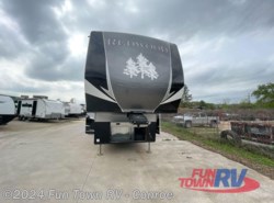 Used 2021 CrossRoads Redwood 4001LK available in Conroe, Texas