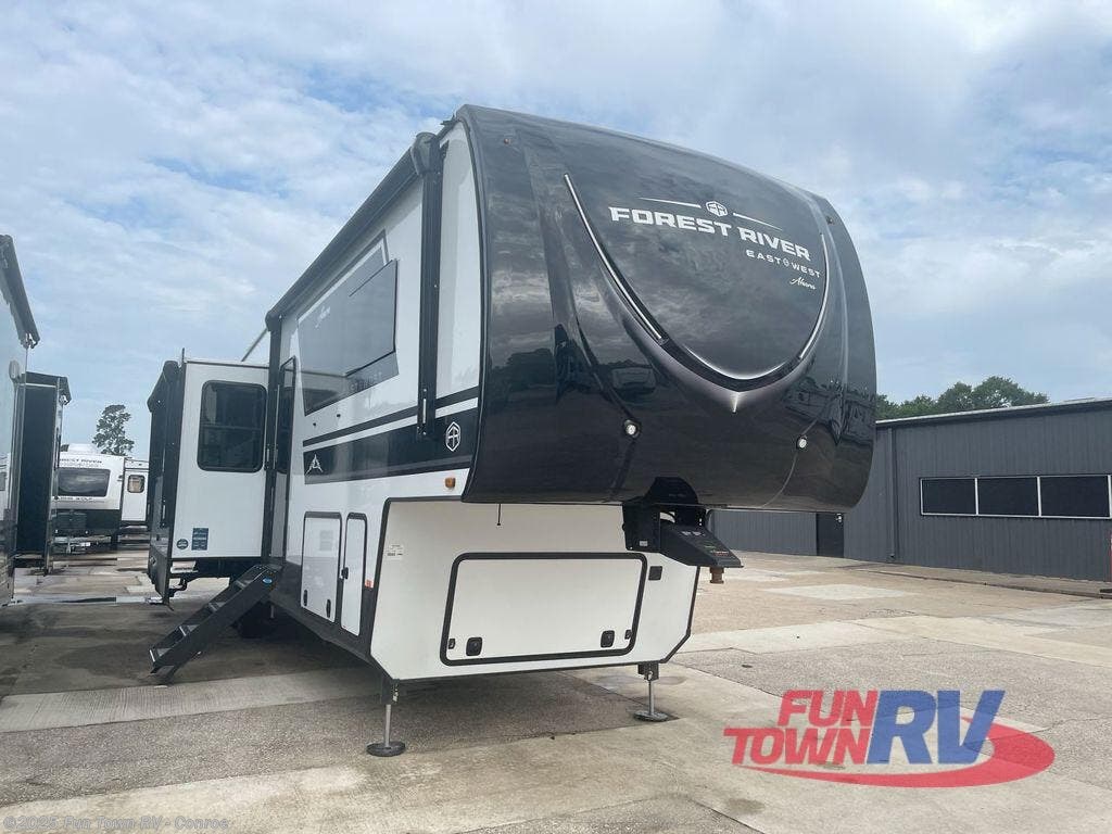 New 2025 East to West Ahara 378BH-OK available in Conroe, Texas