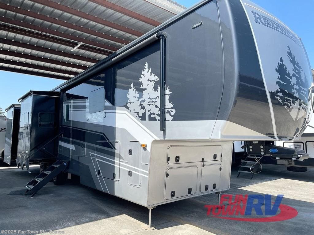 New 2025 CrossRoads Redwood 415RD available in Conroe, Texas