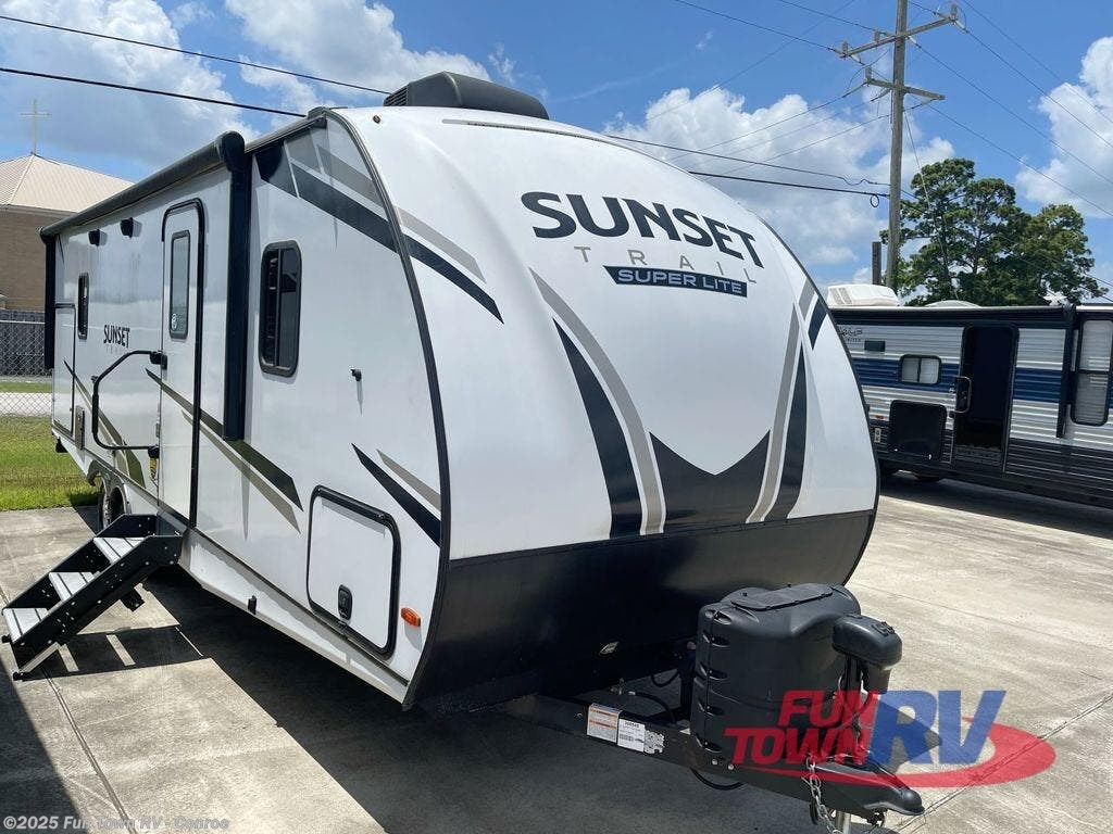 Used 2023 CrossRoads Sunset Trail SS253RB available in Conroe, Texas