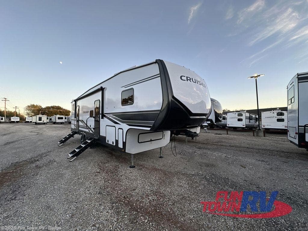 New 2025 CrossRoads Cruiser Aire CR32BH available in Rockwall, Texas