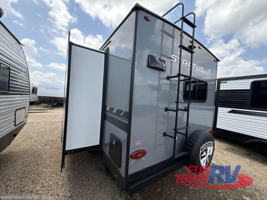 New 2025 Venture RV Stratus SR241VRK available in Rockwall, Texas