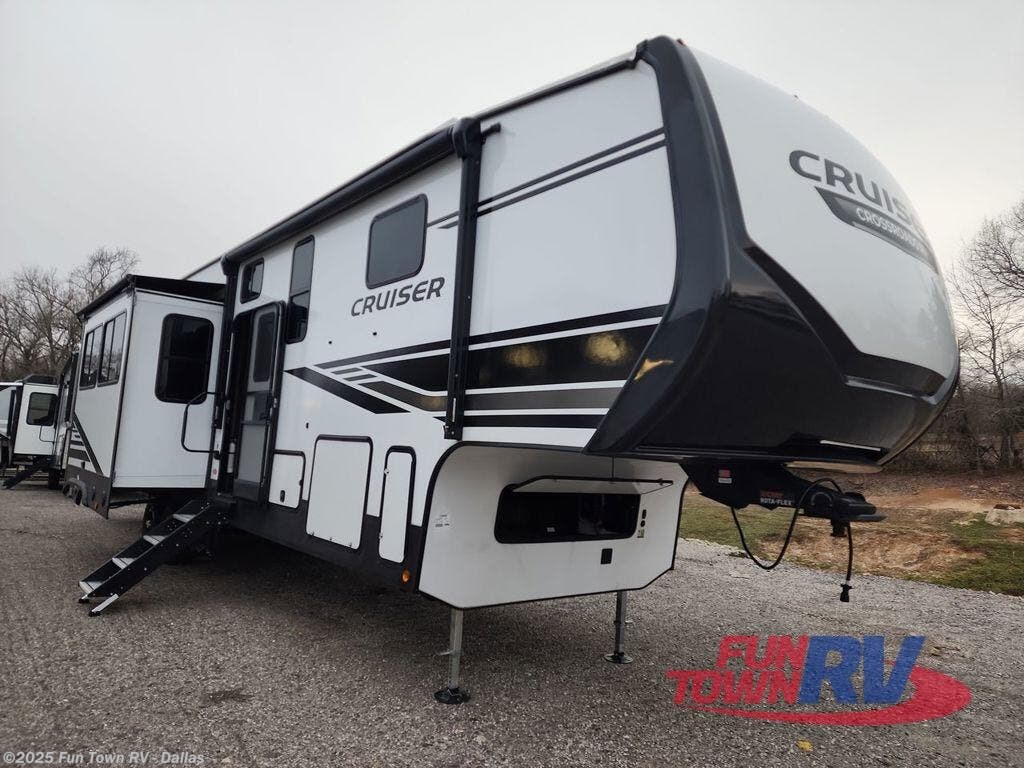 New 2025 CrossRoads Cruiser 37LF available in Rockwall, Texas
