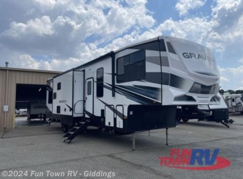 New 2023 Heartland Gravity 3550 available in Giddings, Texas