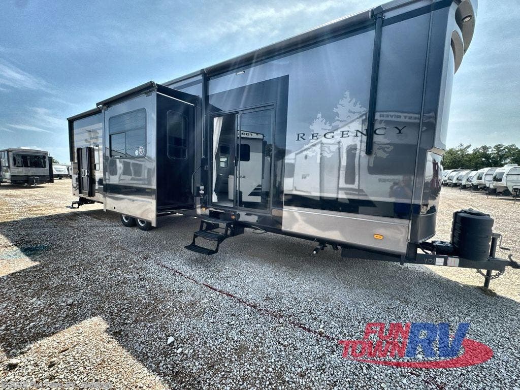 New 2025 Redwood RV  Regency 3881FKL available in Giddings, Texas