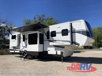 New 2024 Palomino Columbus 388FK available in San Angelo, Texas