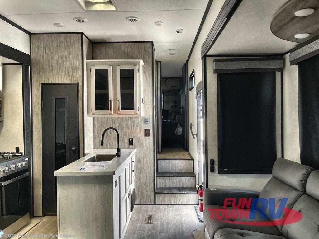 Used 2024 K-Z Venom V3413TK available in San Angelo, Texas