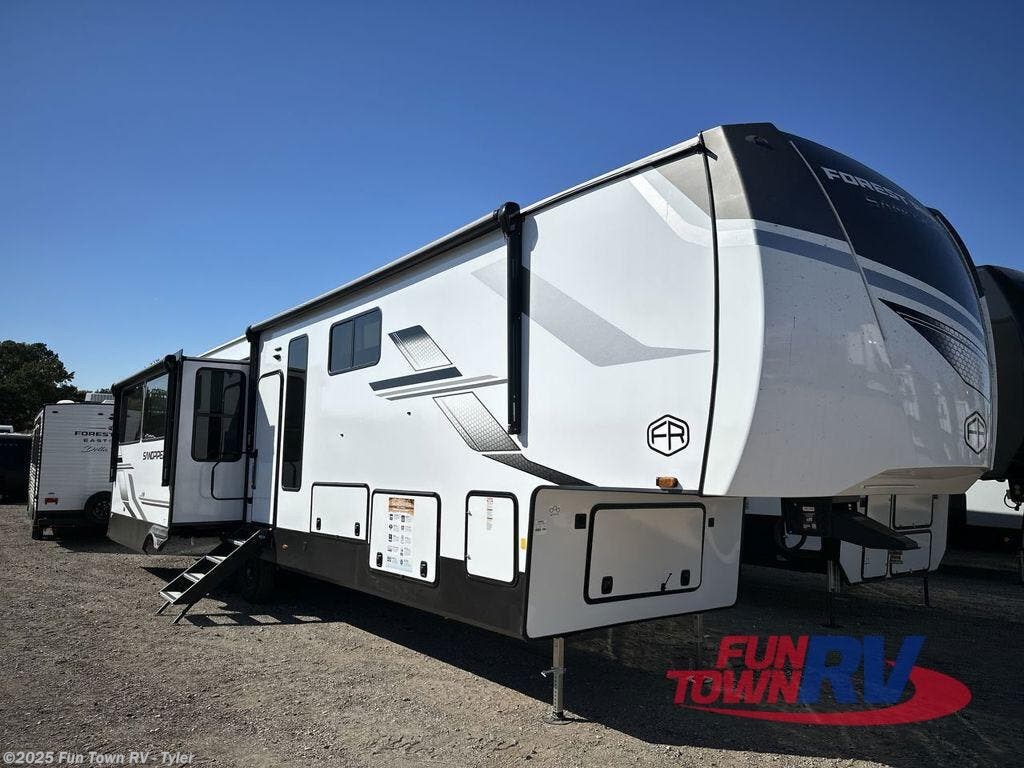 New 2026 Forest River Sandpiper 3900HBLR available in Mineola, Texas