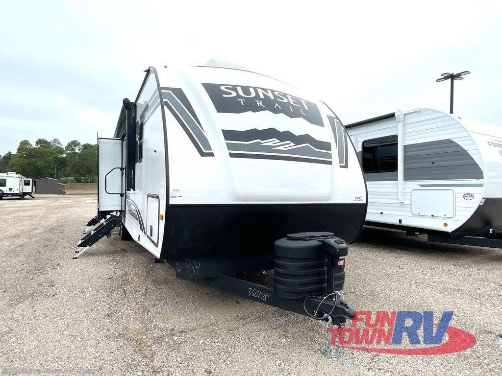 New 2025 CrossRoads Sunset Trail SS331BH available in Mineola, Texas