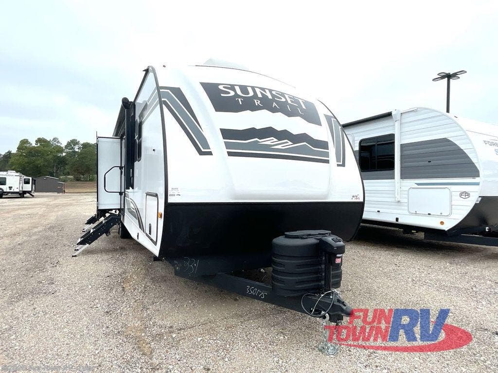 New 2025 CrossRoads Sunset Trail SS331BH available in Mineola, Texas