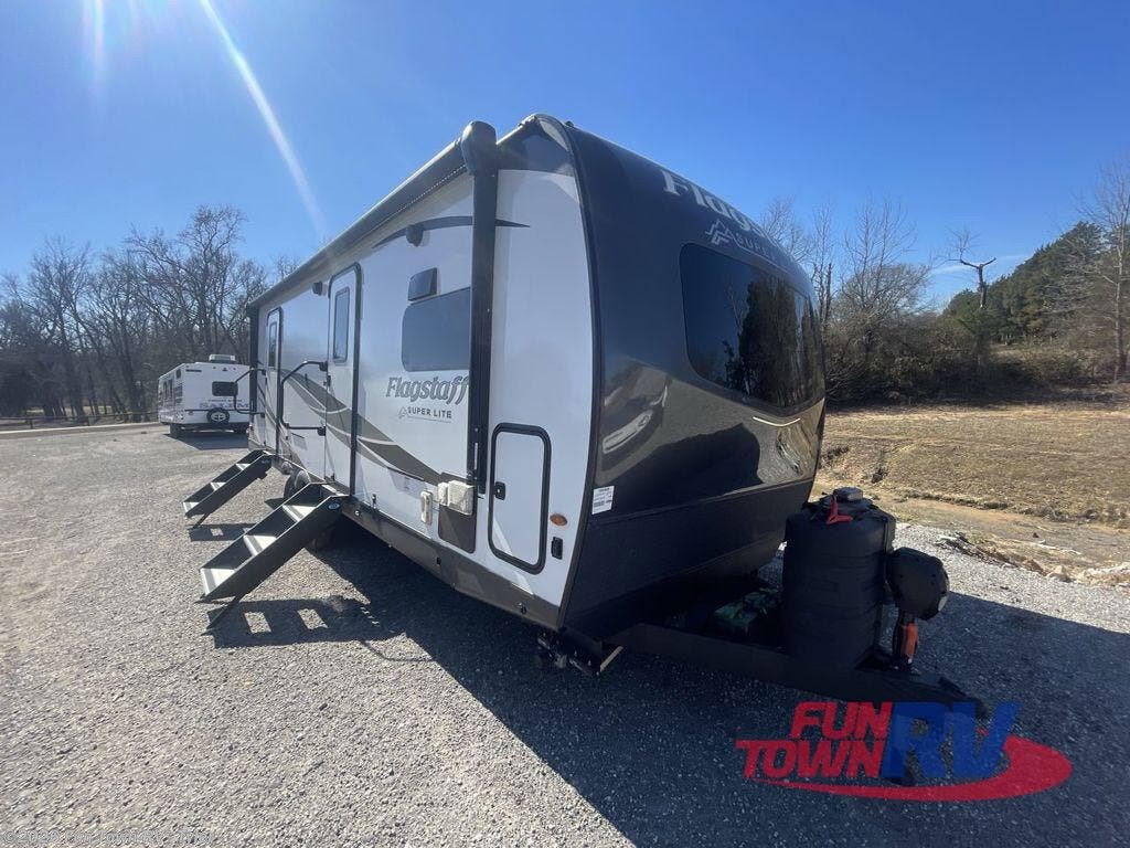 Used 2023 Forest River Flagstaff Super Lite 26FKBS available in Mineola, Texas
