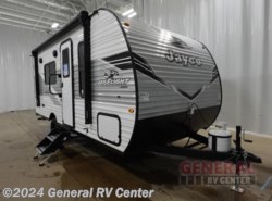 New 2025 Jayco Jay Flight SLX 175FQ available in Clarkston, Michigan