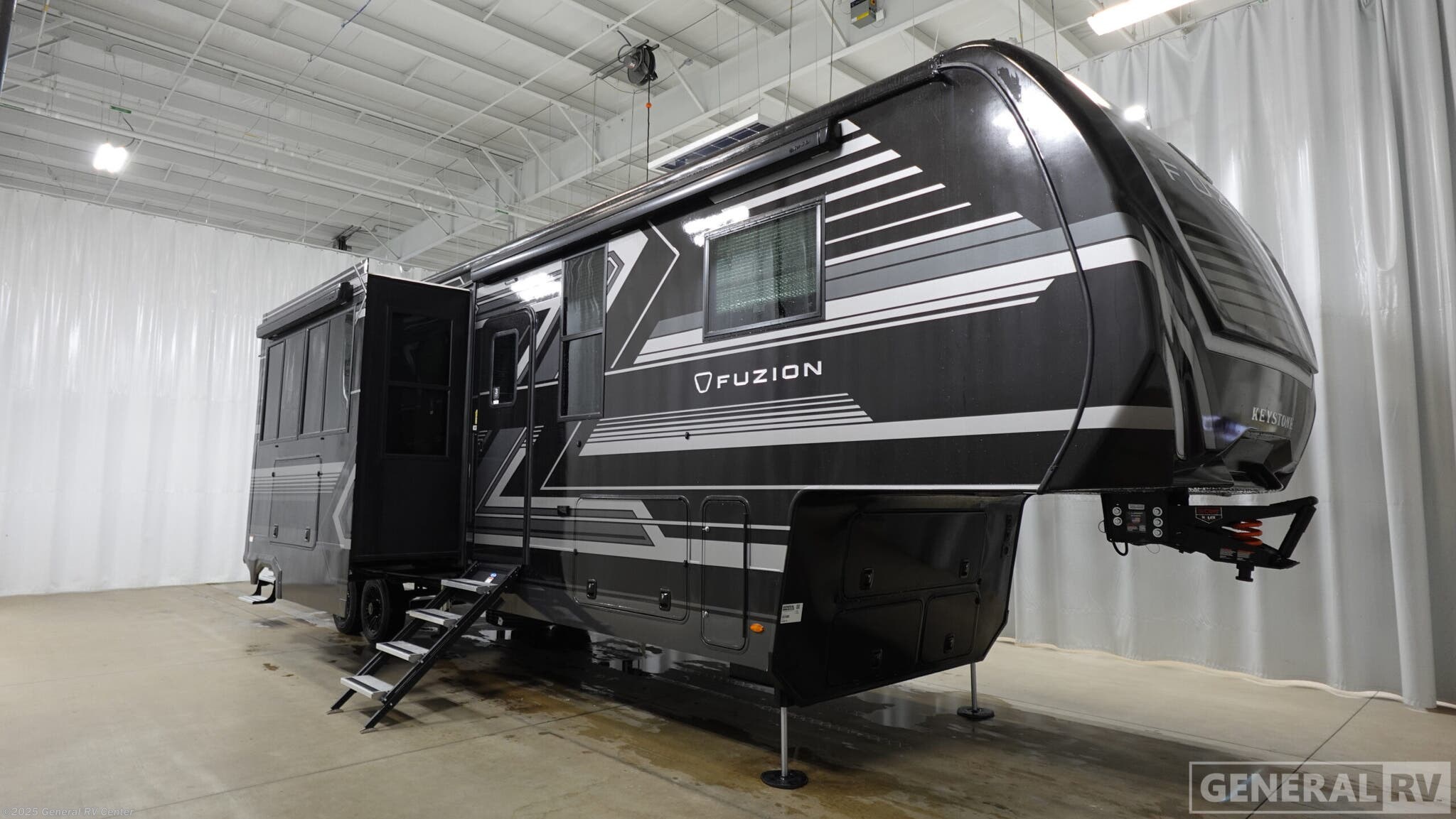 New 2026 Keystone Fuzion 373 available in Clarkston, Michigan