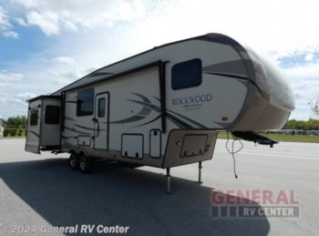 Used 2018 Forest River Rockwood Signature Ultra Lite 8298WS available in Ocala, Florida