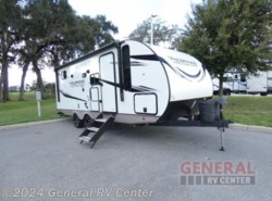 Used 2023 Forest River Wildwood Heritage Glen Hyper-Lyte 20BHHL available in Ocala, Florida