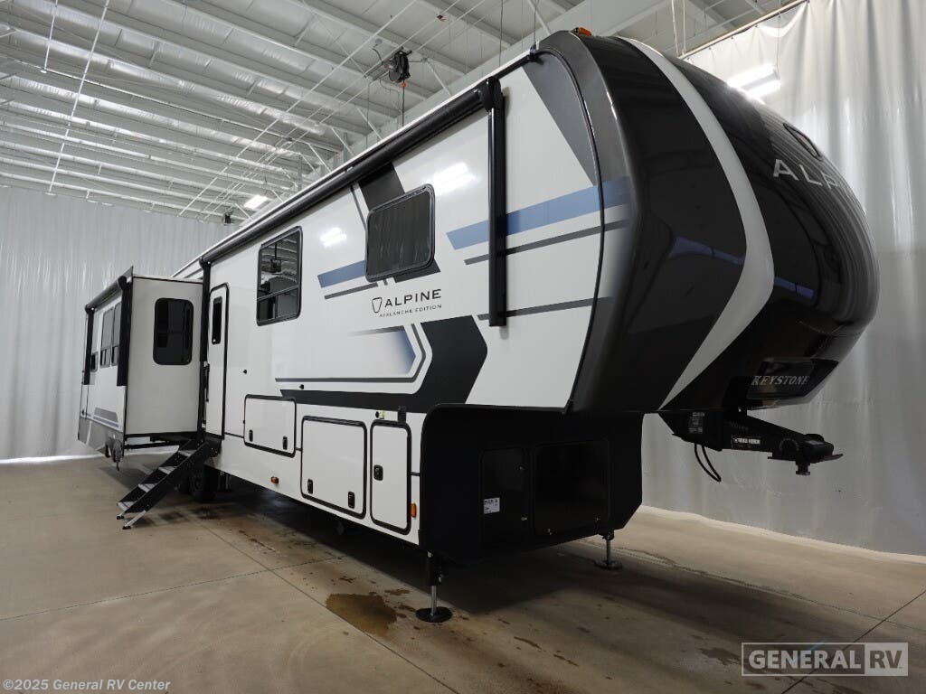 New 2026 Keystone Avalanche 379MB available in Ocala, Florida