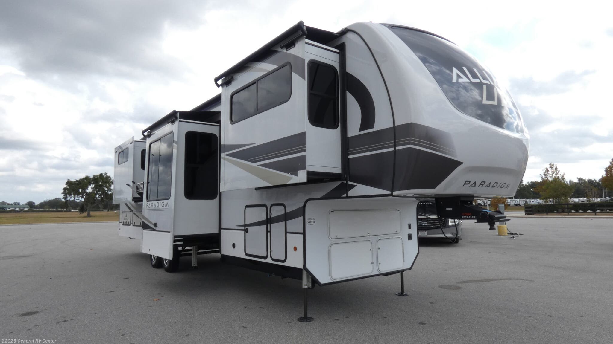 Used 2024 Alliance RV Paradigm 385FL-5SL available in Ocala, Florida