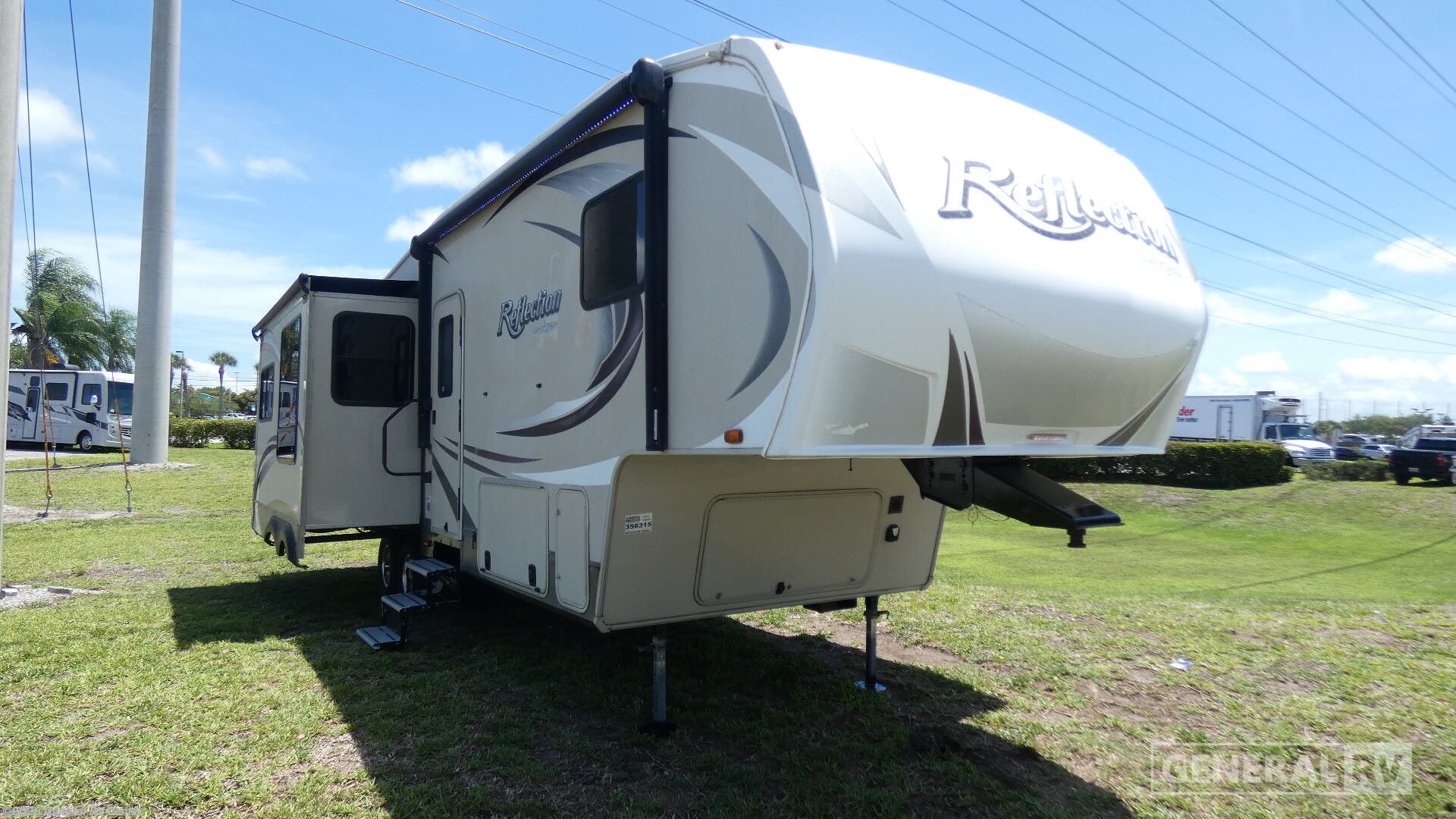 Used 2015 Grand Design Reflection 303RLS available in Ocala, Florida