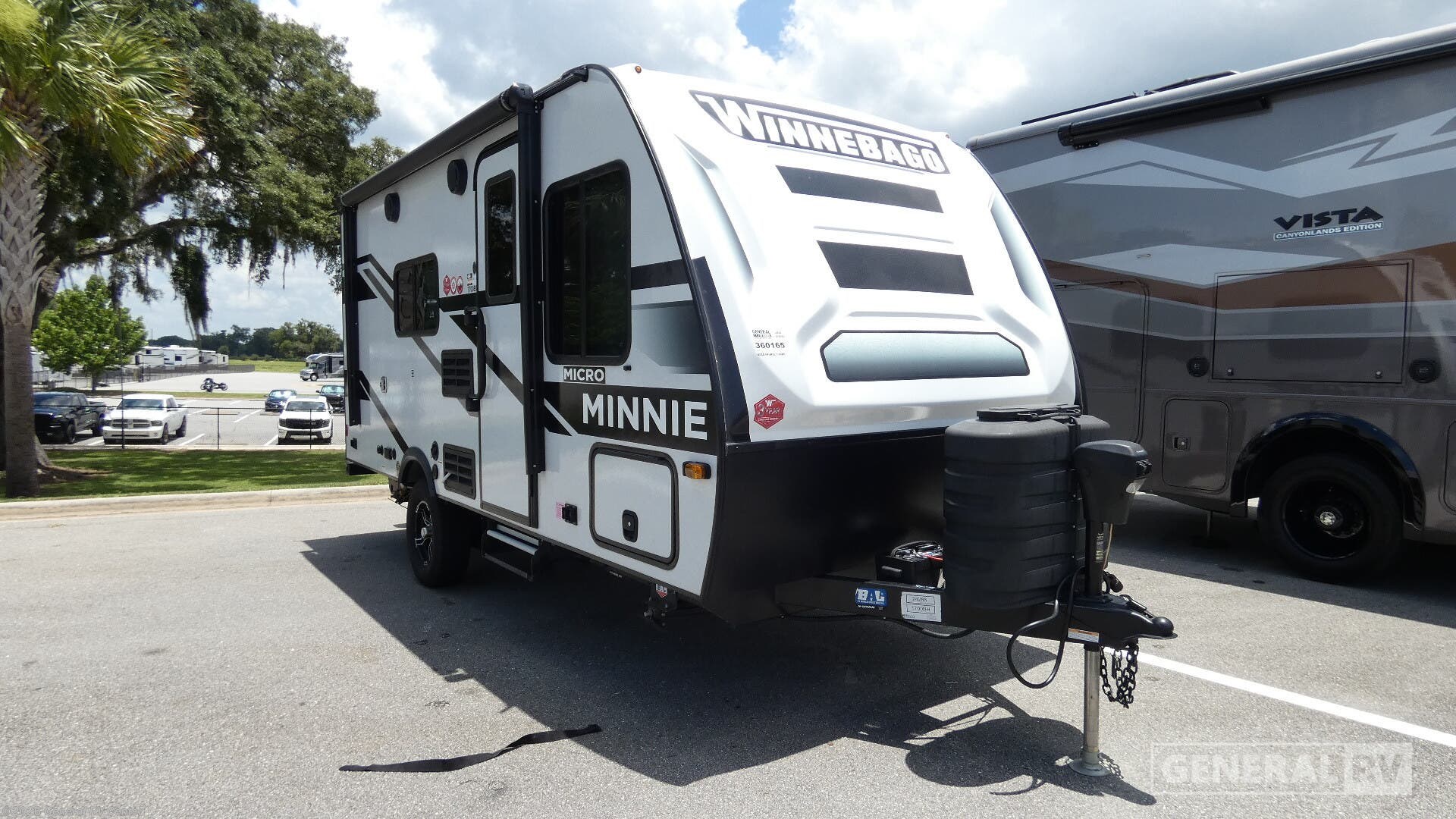 Used 2024 Winnebago Micro Minnie 1700BH available in Ocala, Florida