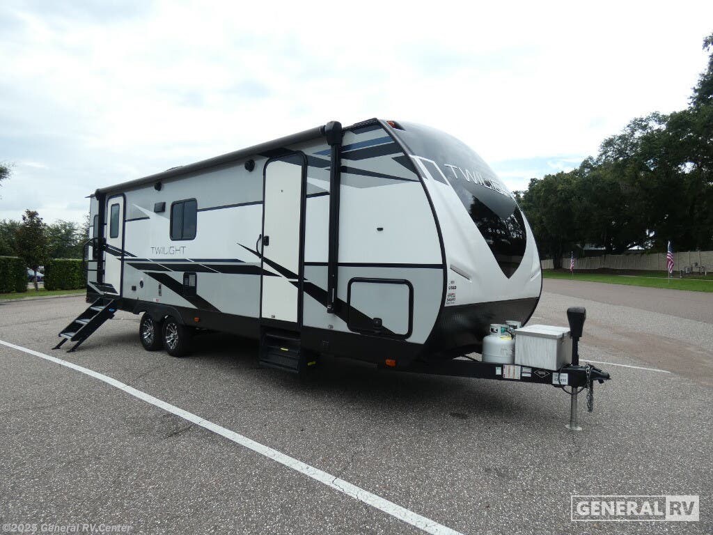 Used 2021 Cruiser RV Twilight SIGNATURE TWS 2500 available in Dover, Florida