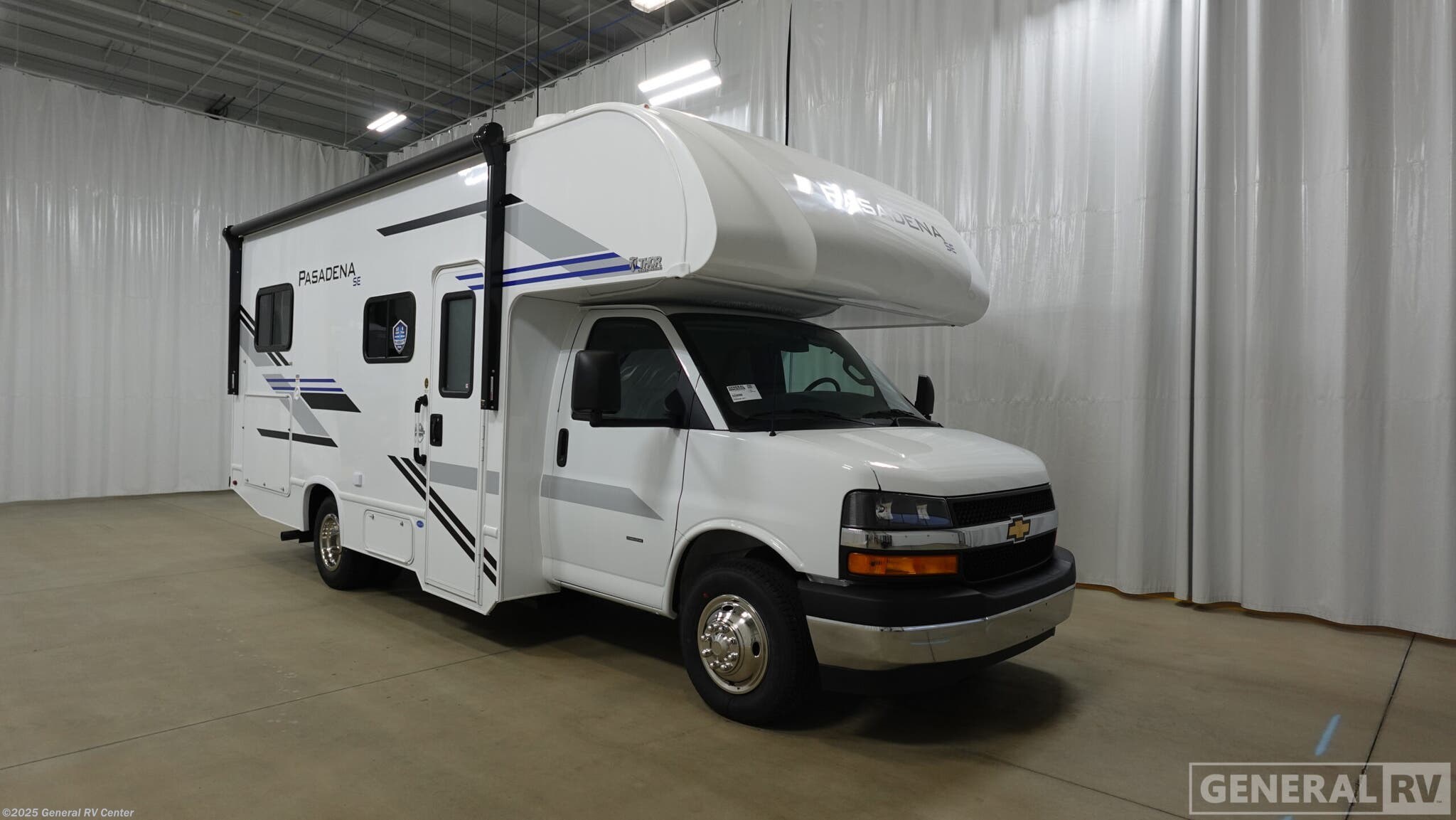 New 2026 Thor Motor Coach Pasadena SE21 Chevy available in Dover, Florida