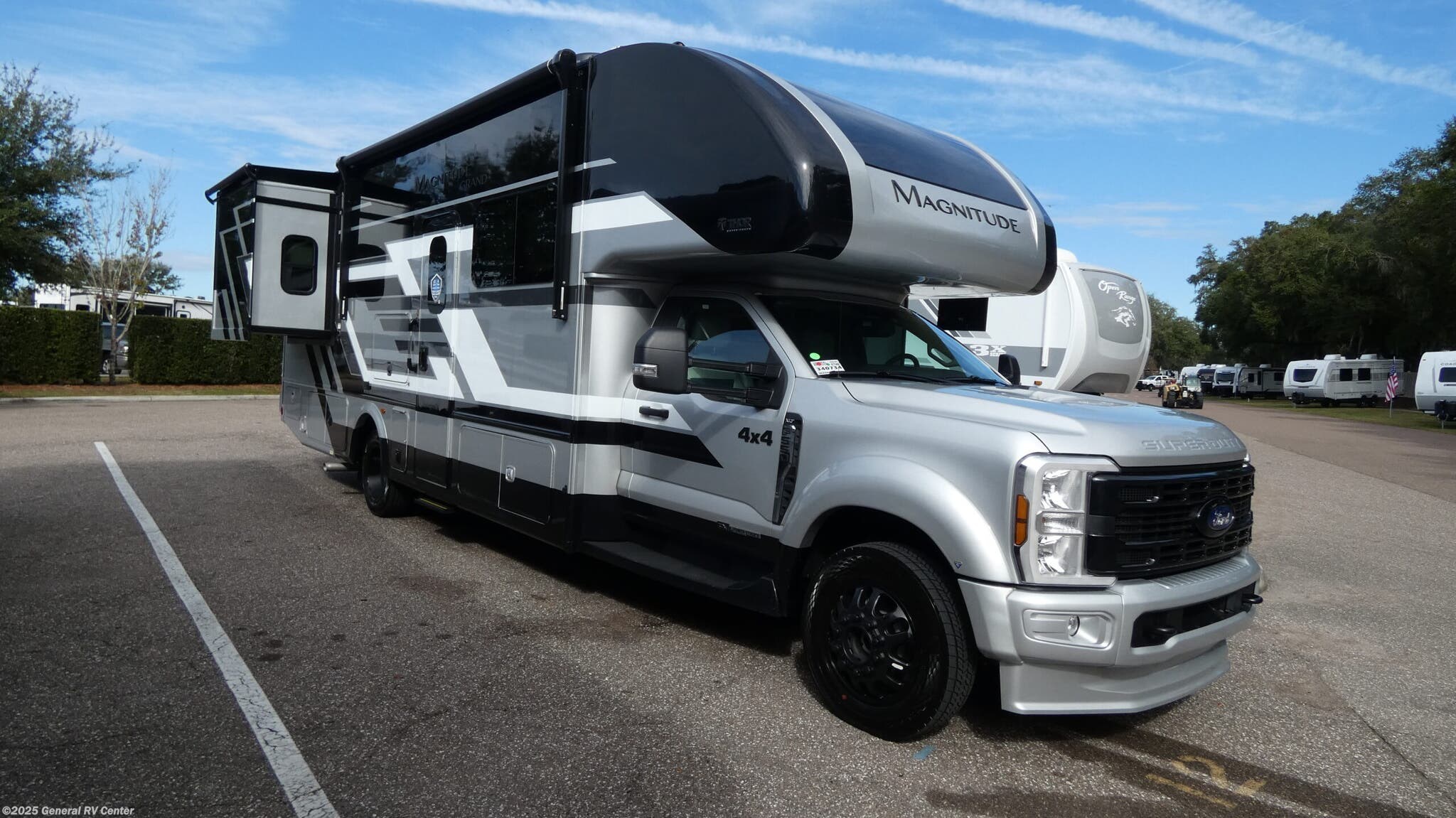 New 2026 Thor Motor Coach Magnitude X32 available in Dover, Florida