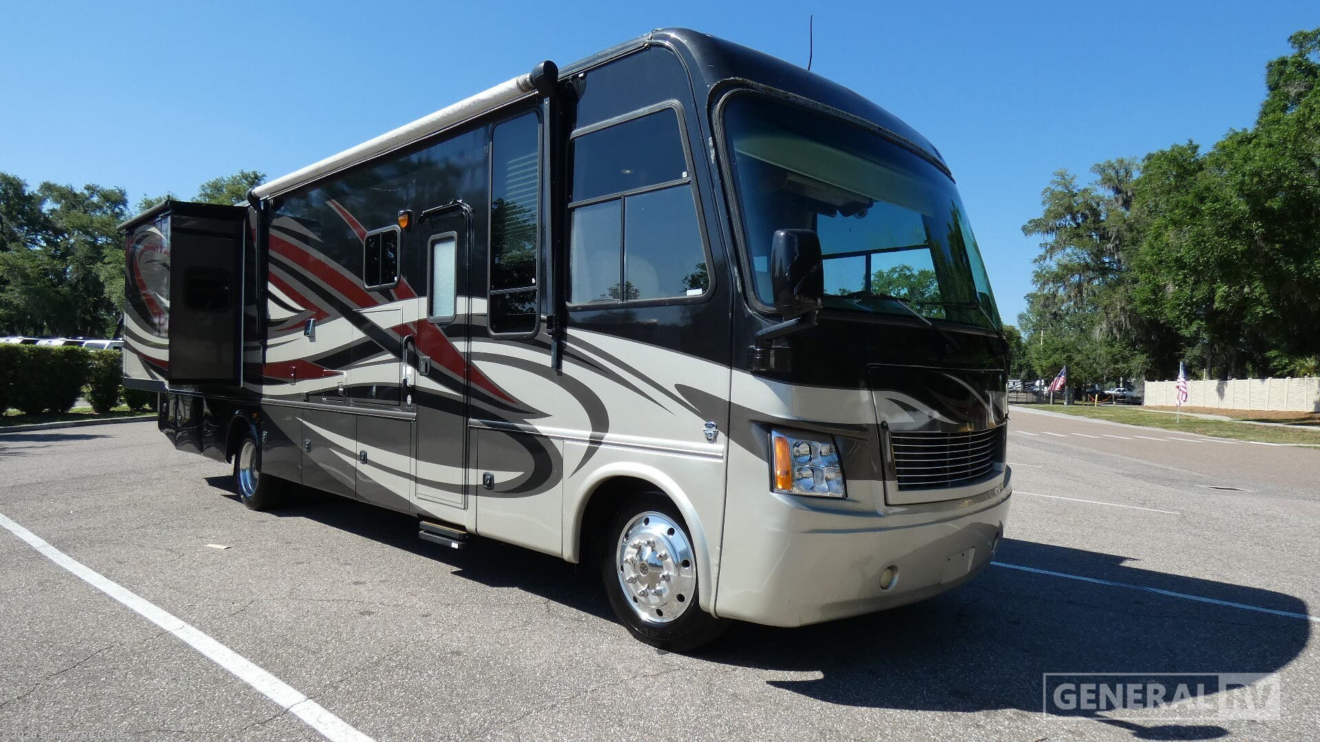 Used 2013 Thor Motor Coach Challenger 36FD available in Dover, Florida