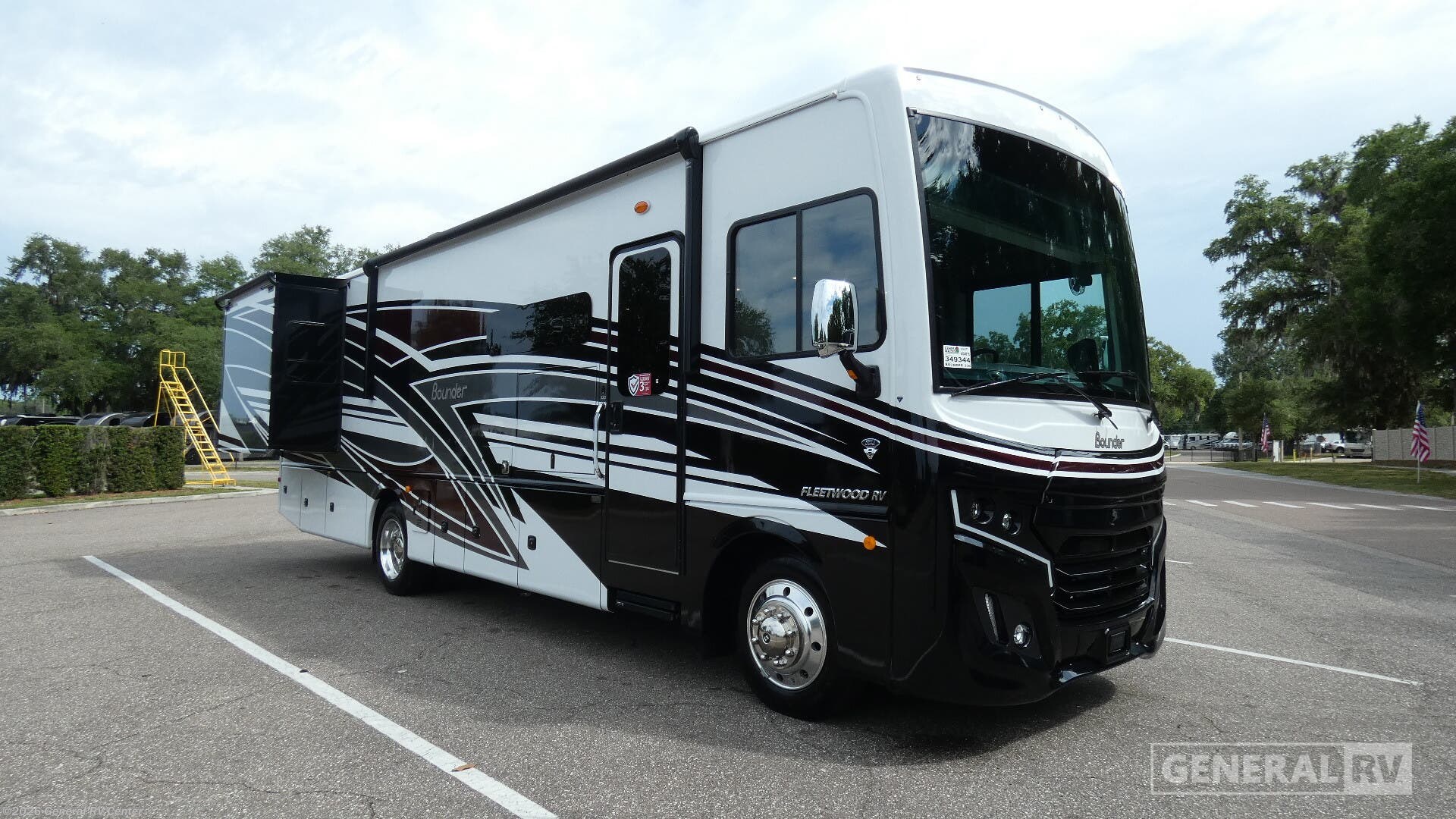 New 2026 Fleetwood Bounder 33C available in Dover, Florida