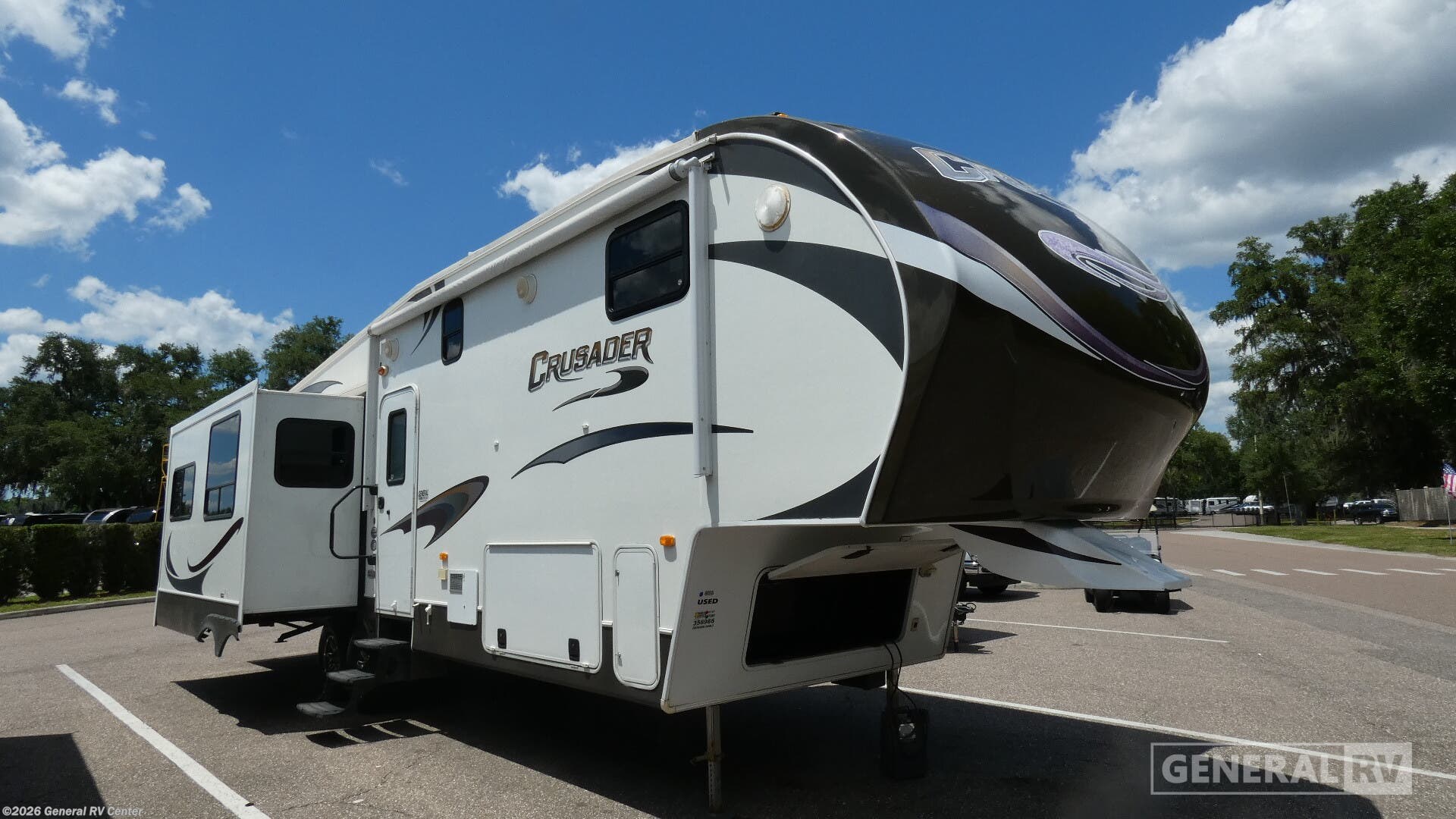 Used 2013 Prime Time Crusader 320RLT available in Dover, Florida