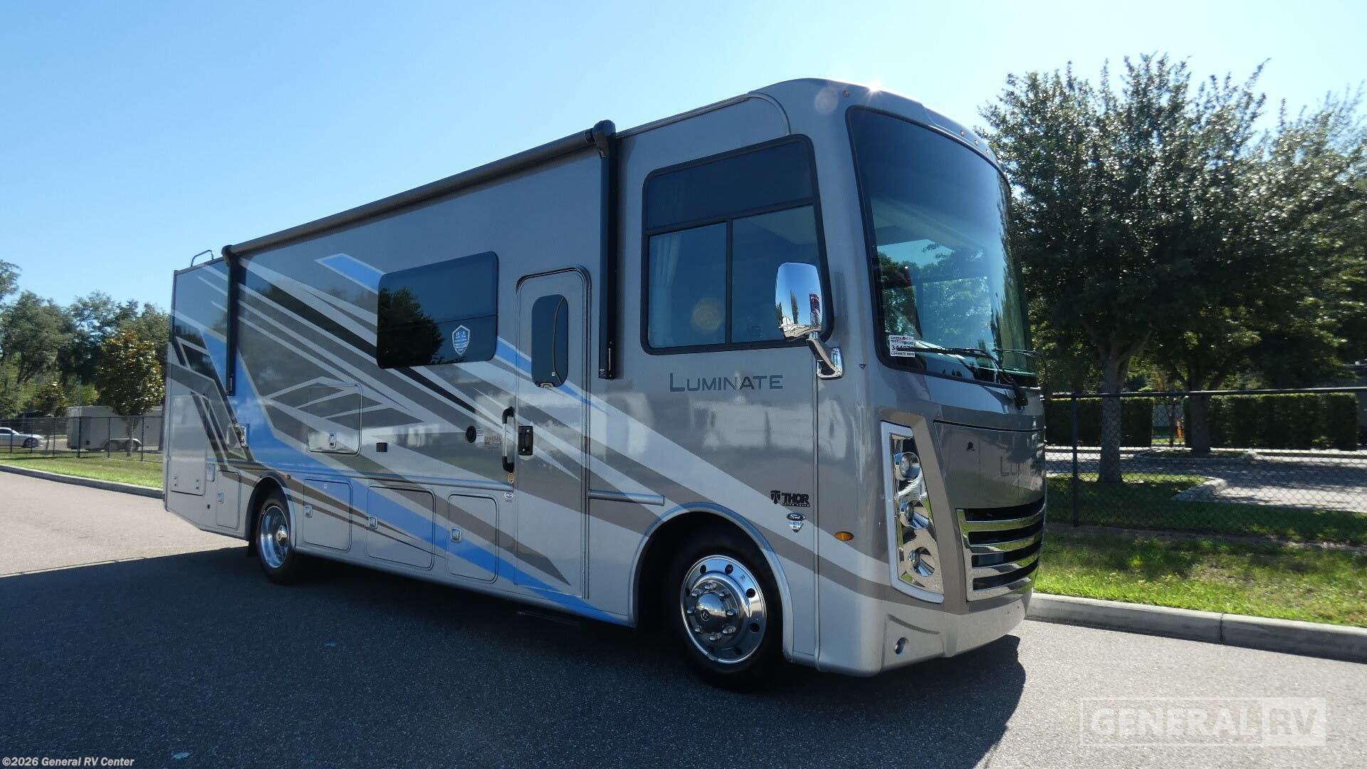 New 2027 Thor Motor Coach Luminate MM30 available in Dover, Florida