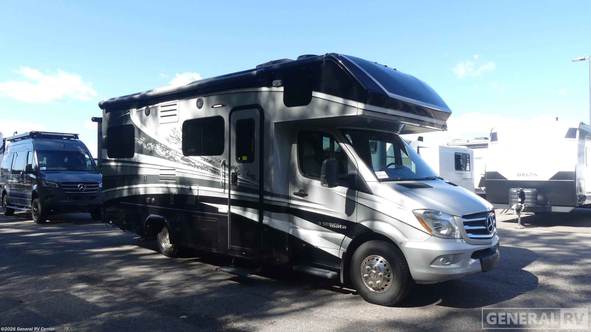 Used 2019 Dynamax Corp  ISATA 3 24RW available in Ashland, Virginia