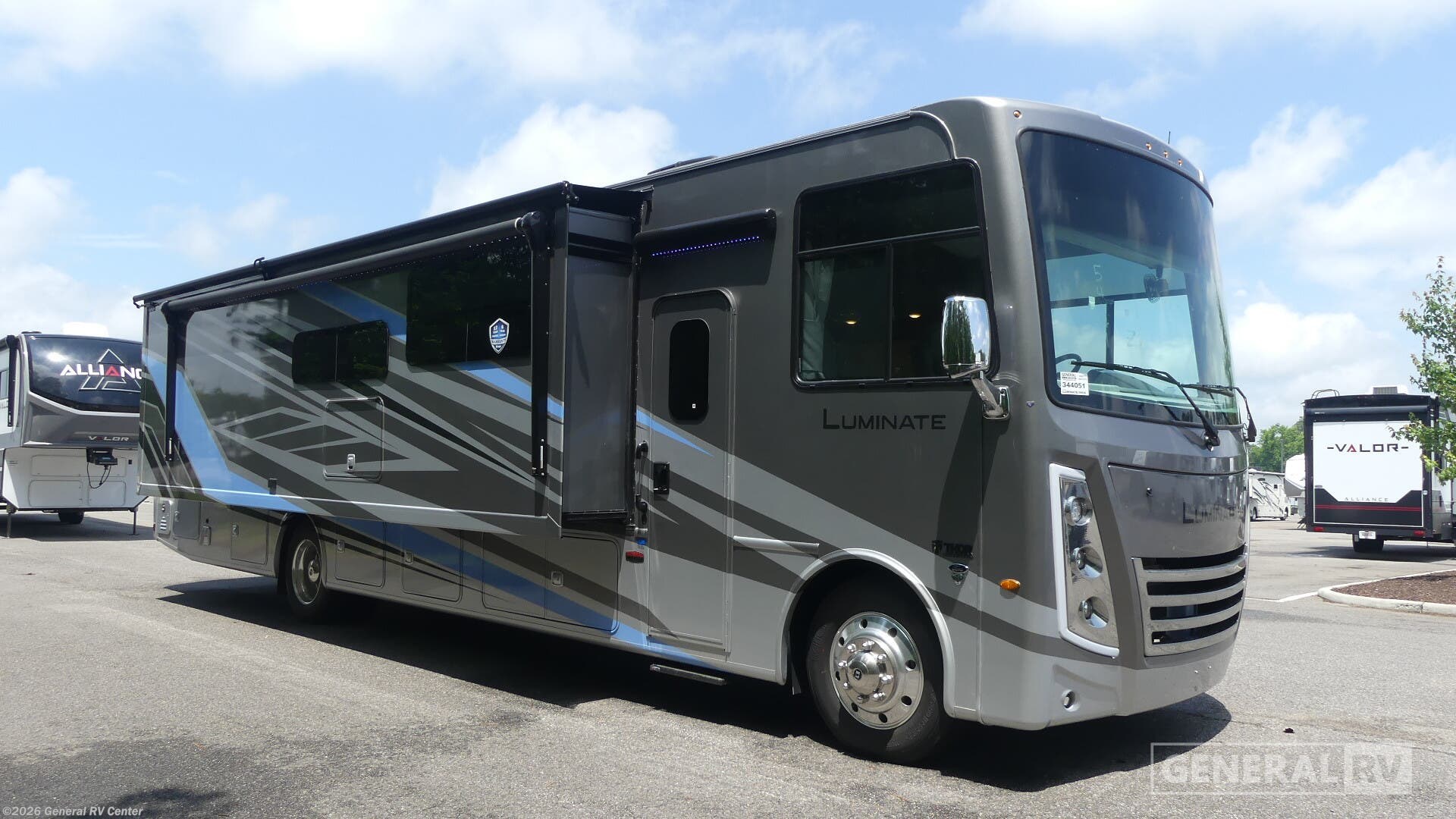 New 2026 Thor Motor Coach Luminate HH36 available in Ashland, Virginia
