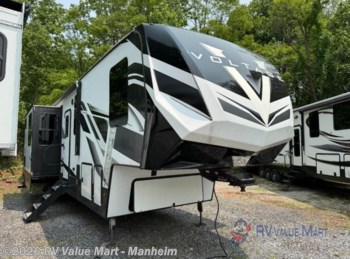 Used 2022 Dutchmen Voltage 4225 available in Manheim, Pennsylvania