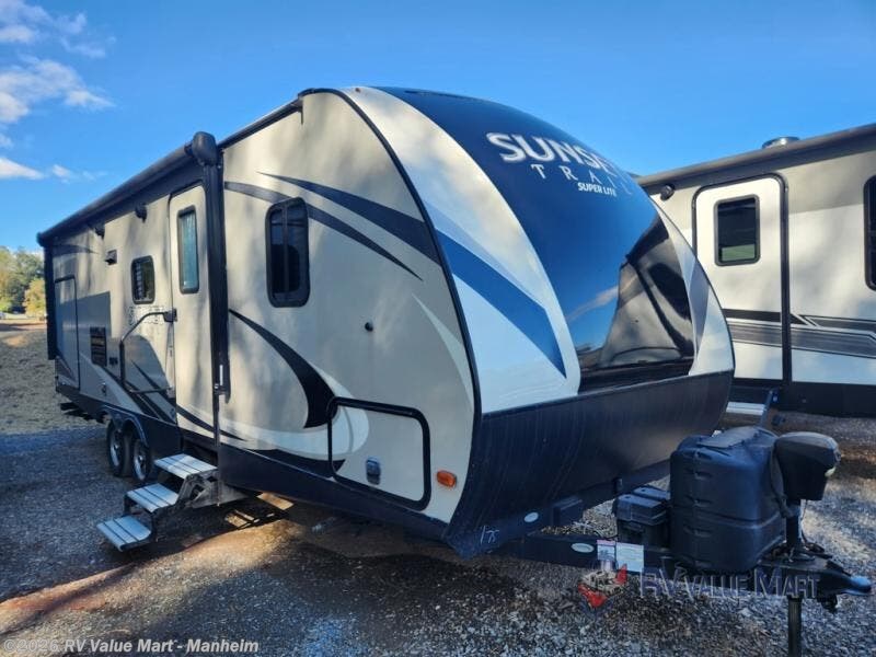 Used 2018 CrossRoads Sunset Trail Super Lite SS254RB available in Manheim, Pennsylvania