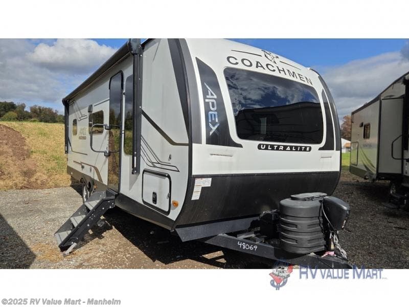 Used 2025 Coachmen Apex Ultra-Lite 241BHS available in Manheim, Pennsylvania