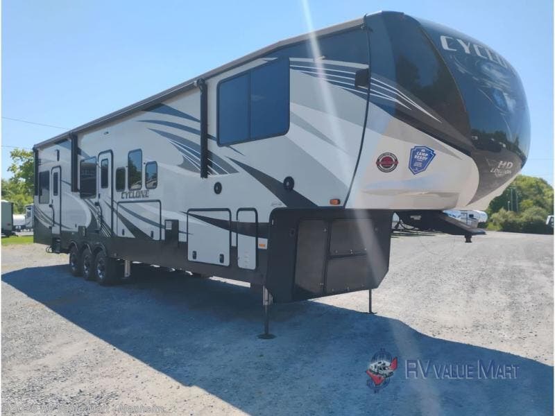 Used 2020 Heartland Cyclone 4007 available in Manheim, Pennsylvania