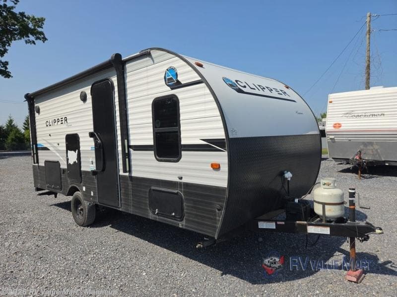 Used 2022 Coachmen Clipper Ultra-Lite 182DBU available in Manheim, Pennsylvania