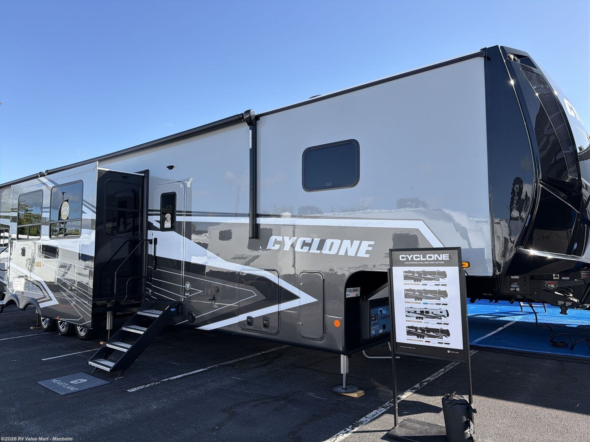 New 2027 Heartland Cyclone 3914 available in Manheim, Pennsylvania