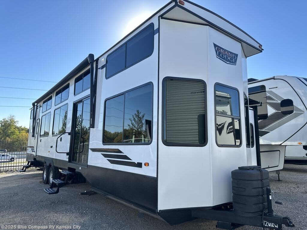 Used 2024 Forest River Wildwood 42 View available in Grain Valley, Missouri