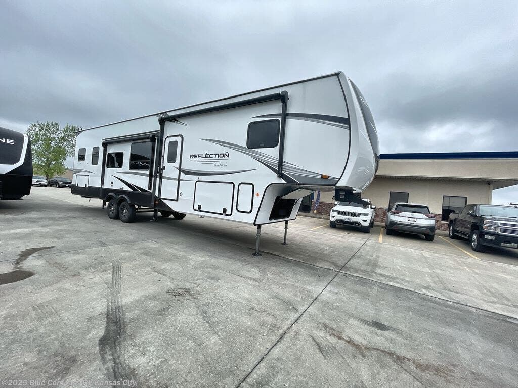 New 2025 Grand Design Reflection 362TBS available in Grain Valley, Missouri