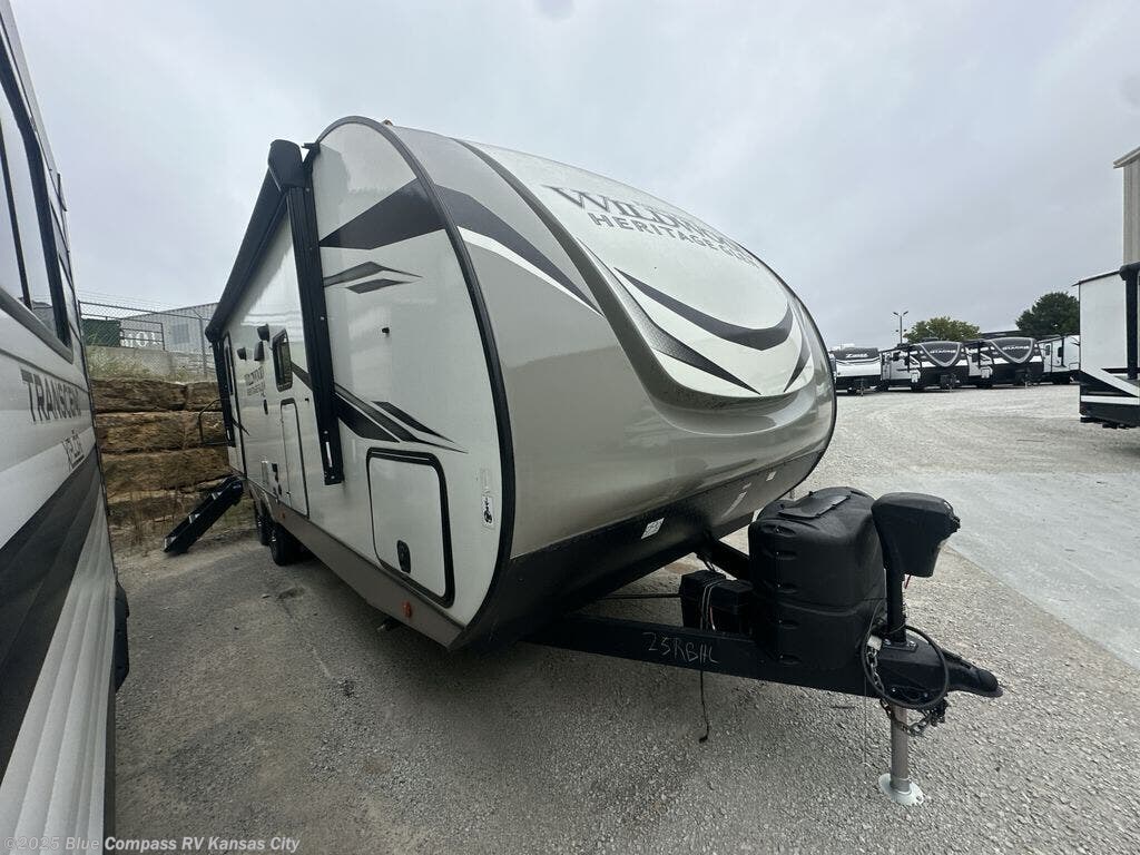 Used 2023 Forest River  HERITAGE GLEN 25rbhl available in Grain Valley, Missouri