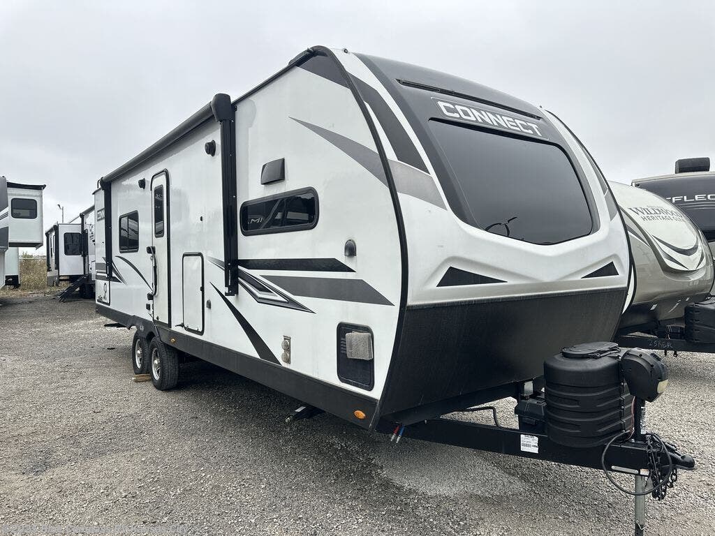 Used 2023 K-Z Connect C282FKK available in Grain Valley, Missouri