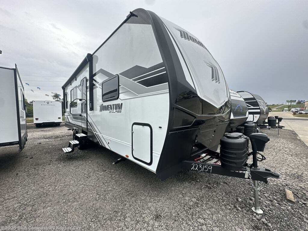 New 2026 Grand Design Momentum G-Class 27G available in Grain Valley, Missouri