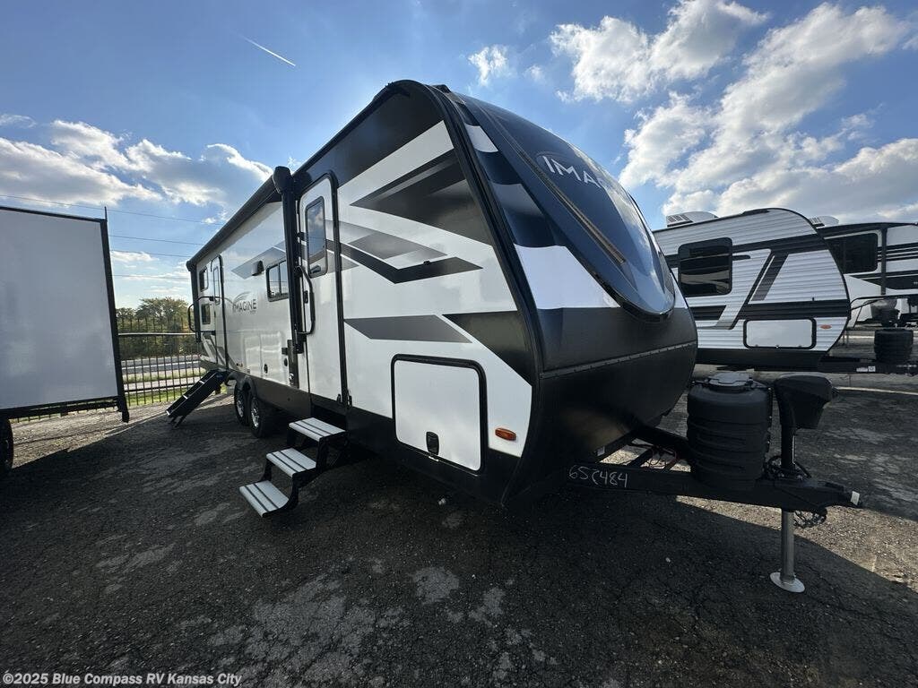 New 2025 Grand Design Imagine 2800BH available in Grain Valley, Missouri