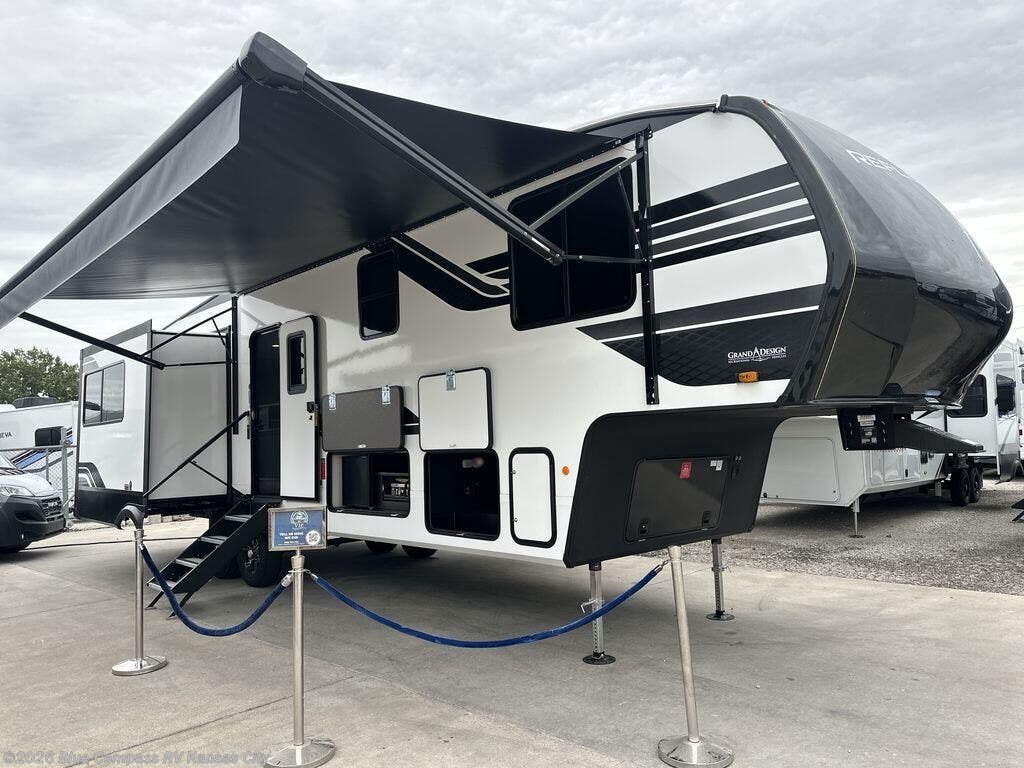 New 2026 Grand Design Reflection 324MBS available in Grain Valley, Missouri