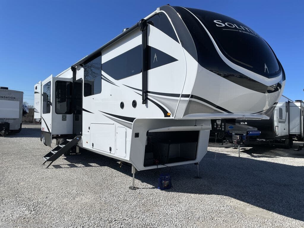 New 2026 Grand Design Solitude 390RK available in Grain Valley, Missouri
