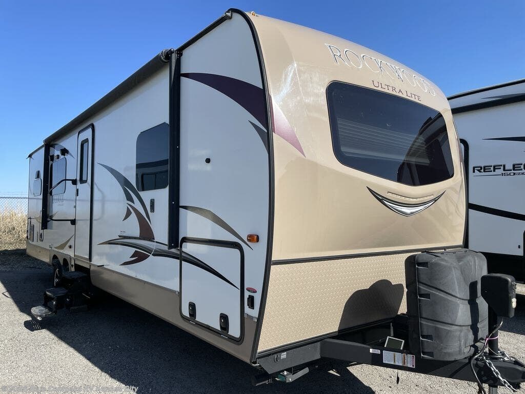Used 2018 Forest River Rockwood Signature Ultra Lite 2902WS available in Grain Valley, Missouri