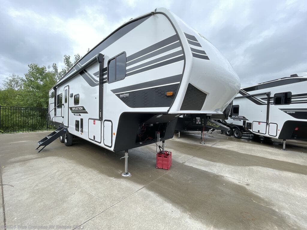 New 2026 Grand Design Reflection 100 Series 32BH available in Grain Valley, Missouri