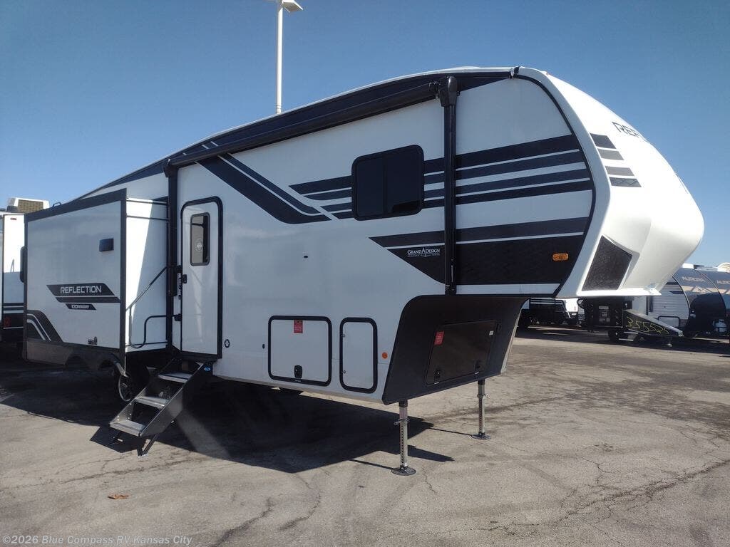 New 2026 Grand Design Reflection 100 Series 28RL available in Grain Valley, Missouri