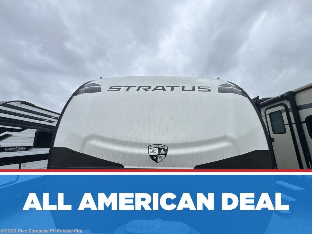 Used 2025 Venture RV Stratus SR302VBH available in Grain Valley, Missouri